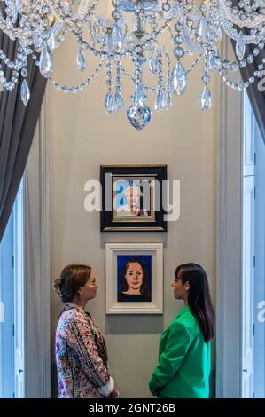 London, Großbritannien. September 2021. Queen Elizabeth II (Radio Times Diamond Jubilee Royal Souvenir Cover), 2012, und Meghan Markle, die Herzogin von Sussex, 2018 - Pop goes the Art Club: Die Welt von Peter Blake eine neue Ausstellung im Arts Club. Kredit: Guy Bell/Alamy Live Nachrichten Stockfoto