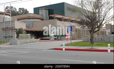 North Hollywood, CA / USA - 10. Januar 2021: Tagsüber wird die Unterstation North Hollywood der Polizei von Los Angeles (LAPD) gezeigt. Stockfoto
