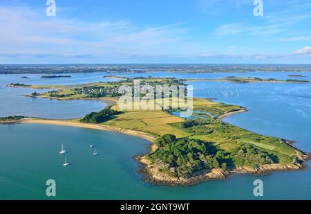 Frankreich, Morbihan (56), Baie de Quiberon, Golfe du Morbihan, Presqu'île de Rhuys, Arzon, Port-Navalo (vue aérienne) // Frankreich, Morbihan, Baie de Quiber Stockfoto