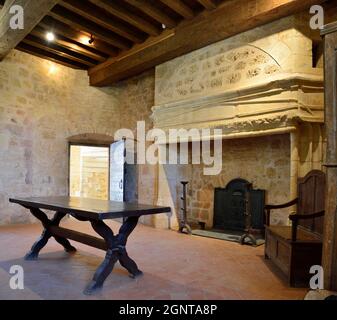 Frankreich, Lot-et-Garonne (47), Bas-Quercy, Fumel, château de Bonaguil, La Salle d'armes // Frankreich, Lot-et-Garonne (47), Bas-Quercy, Fumel, Bonaguil gegossen Stockfoto