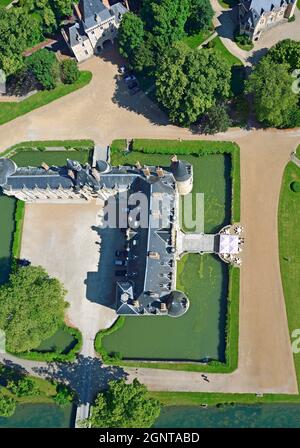 Frankreich, Eure-et-Loir (28), Bleury-Saint-Symphorien, le château d'Esclimont, Hôtel et Restaurant de luxe (vue aérienne) // Frankreich, Eure et Loir, Bleury Stockfoto
