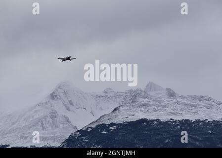 Flugzeug fliegt über die Anden Stockfoto