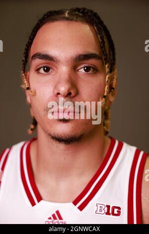 Bloomington, Usa. September 2021. Der Basketballspieler Parker Stewart (45) der Indiana University posiert während des Medientages des Teams in der Simon Skjodt Assembly Hall in Bloomington für ein Porträt. Kredit: SOPA Images Limited/Alamy Live Nachrichten Stockfoto