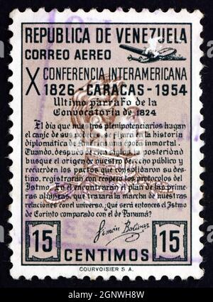 VENEZUELA - UM 1954: Eine in Venezuela gedruckte Marke zeigt ein Zitat aus Bolivars Manifest 0f 1824, 10. Interamerikanische Konferenz, Caracas, CI Stockfoto