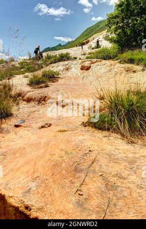 Bergformationen in der Nähe der Georgian Military Highway Stockfoto