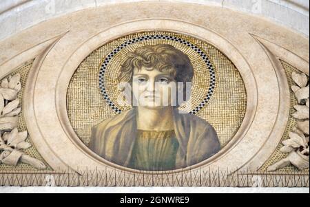 Johannes der Apostel, Mosaik in der Basilika Sankt Paul vor den Mauern, Rom, Italien Stockfoto