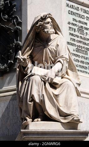 Prophet Jesaja von Revelli an der Säule der Unbefleckten Empfängnis auf Piazza Mignanelli in Rom, Italien Stockfoto