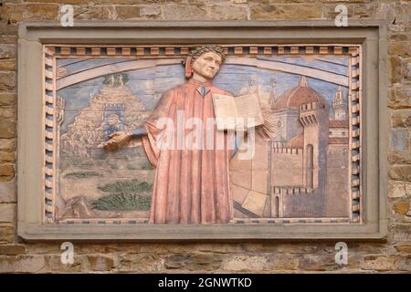 Dante Alighieri ist in vielen Platten entlang der Straßen von Florenz, Societa Dante Alighieri Gesellschaft Gebäude, Toskana, Italien vertreten Stockfoto