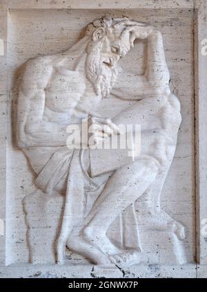 Sankt Jerome Bassrelief von Ivan Mestrovic, Kirche San Girolamo dei Croatie in Rom, Italien Stockfoto