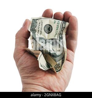Eine zerknitterte hundert-Dollar-Barrechnung in seiner Hand. Isoliert auf weißem Hintergrund. Stockfoto