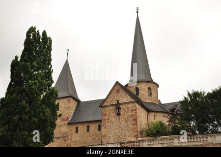 Die im vorromanischen um 820 Baustil errichtete Michalelskirche in Fulda direkt neben dem Dom stellt ein beeindruckend Monument mittelalterlicher Ba Stockfoto