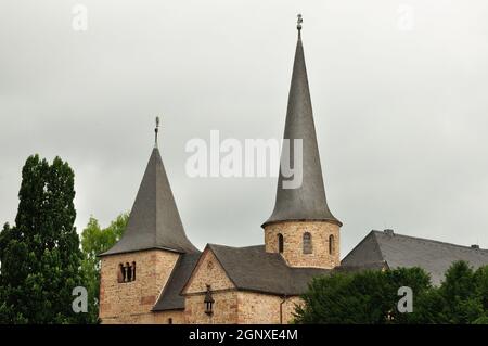 Die im vorromanischen um 820 Baustil errichtete Michalelskirche in Fulda direkt neben dem Dom stellt ein beeindruckend Monument mittelalterlicher Ba Stockfoto