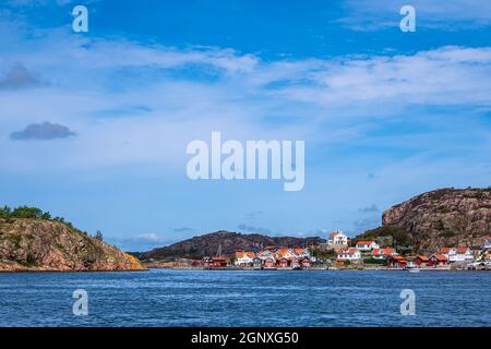 Blick auf die stadt Fjaellbacka in Schweden. Stockfoto