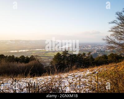 Blick auf die Stadt Korneuburg im Weinviertel. Schöne kleine Stadt in der Nähe von Wien in Österreich in Europa im Winter. Stockfoto