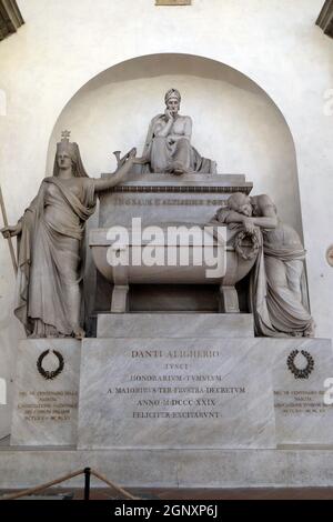 Marmor Kenotaph für Italienische mittelalterlichen Dichter Dante Alighieri, entworfen von italienischen klassizistischen Bildhauer Stefano Ricci, der Basilika von Santa Croce (Basilika Stockfoto