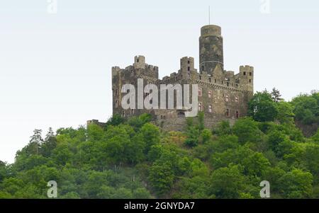 Schloss Maus an der Rheinschlucht bei Sankt Goarshausen in Rheinland-Pfalz Stockfoto