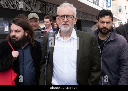 Der ehemalige Labour-Vorsitzende Jeremy Corbyn nimmt an der Konferenz der Labour Party in Brighton Teil. Bilddatum: Dienstag, 28. September 2021. Stockfoto