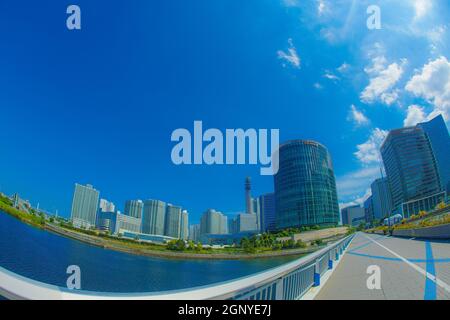 Yokohama Minato Mirai der Stadt und blauen Himmel. Drehort: Präfektur kanagawa, Yokohama-Stadt Stockfoto