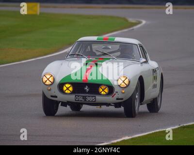 Max Girardo fährt einen Ferrari 250 GT Interim Berlinetta auf der Goodwood Autorennstrecke 2021 Stockfoto