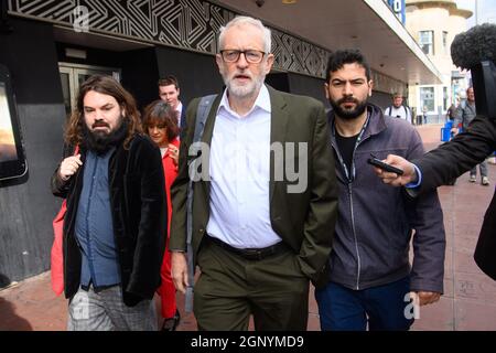 Brighton, Großbritannien. 28. September 2021. Jeremy Corbyn MP, abgebildet während der Labour Party Konferenz 2021 in Brighton. Bilddatum: Dienstag, 28. September 2021. Bildnachweis sollte lauten: Matt Crossick/Empics/Alamy Live News Stockfoto