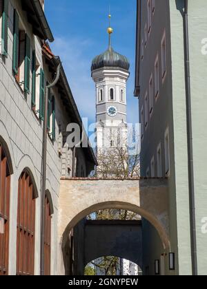 Dreifaltigkeitskirche von der Donaustraße - Ulm aus gesehen Stockfoto