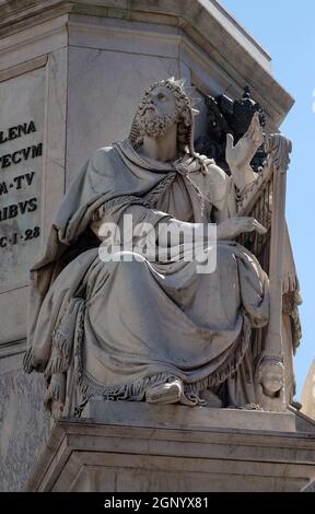 König David von Tadolini auf die Spalte von der Unbefleckten Empfängnis auf Piazza Mignanelli in Rom, Italien Stockfoto