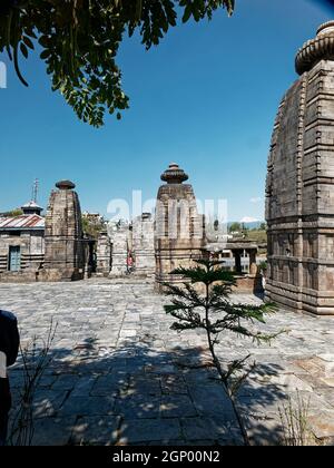 Baijnath Temple Complex ist eine Ansammlung von 18 Hindu-Tempeln, die sich in der Stadt Baijnath in Uttarakhand India 03 12 2020 befinden Stockfoto