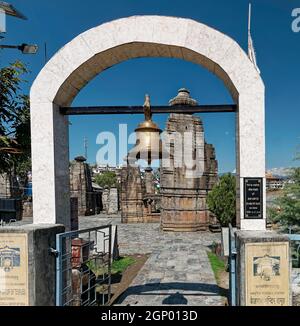 Baijnath Temple Complex ist eine Ansammlung von 18 Hindu-Tempeln, die sich in der Stadt Baijnath in Uttarakhand India 03 12 2020 befinden Stockfoto