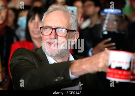 JEREMY CORBYN NIMMT AN DER SITZUNG ZUM STOPP, ZUM FEUER UND ZUR WIEDERANLAUFSVERSAMMLUNG TEIL, 2021 Stockfoto