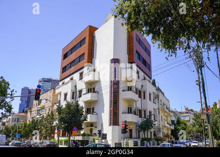 Hemphel House at 97 Yehuda Halevi corner of 50 Mazeh Tel Aviv ein Wohnhaus, das 19 von Moshe Tcherner im frühen internationalen Stil entworfen wurde Stockfoto