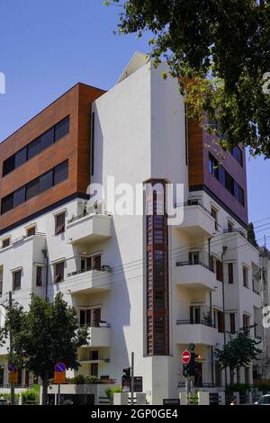 Hemphel House at 97 Yehuda Halevi corner of 50 Mazeh Tel Aviv ein Wohnhaus, das 19 von Moshe Tcherner im frühen internationalen Stil entworfen wurde Stockfoto