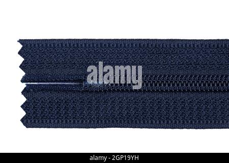 Der blaue Reißverschluss. Metall-Reißverschlüsse für Kleidung weißen Hintergrund. Stockfoto
