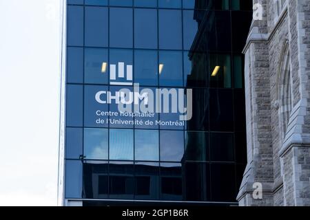 Montreal, QC, Kanada - 4. September 2021: CHUM-Schild auf dem Gebäude in Montreal, QC, Kanada. Stockfoto