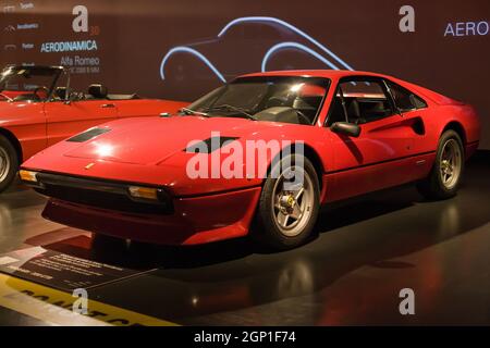Turin, Italien - 13. August 2021: Ferrari 308 GTB im Nationalen Automobilmuseum (MAUTO) in Turin, Italien. Stockfoto