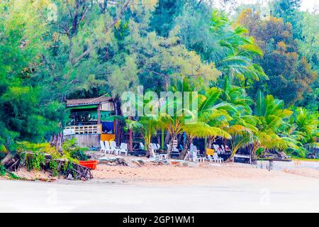 Naturresorts auf der tropischen Paradiesinsel Koh Phayam Ao Khao Kwai Strandlandschaft Panoramablick in Ranong Thailand. Stockfoto