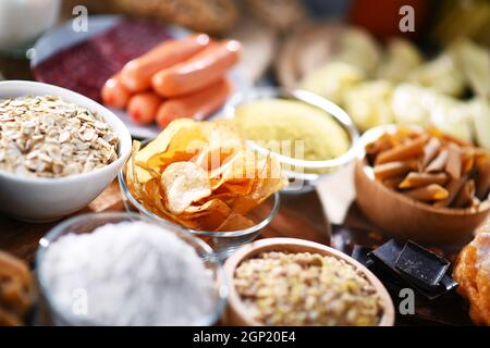 Zusammensetzung mit einer Vielzahl von glutenhaltigen Lebensmitteln. Stockfoto