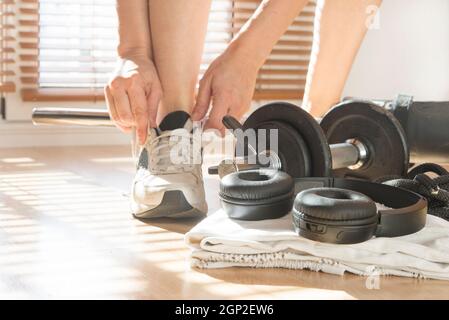 Gewichte und mehr Zubehör für Fitness-Home Stockfoto