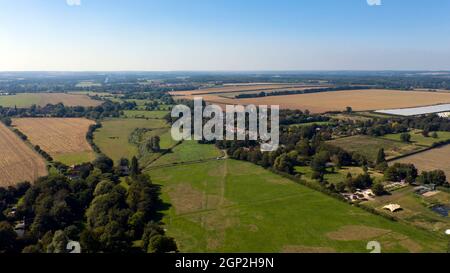 Luftaufnahme mit Blick nach Westen zum Dorf Wickhambreax, Kent Stockfoto