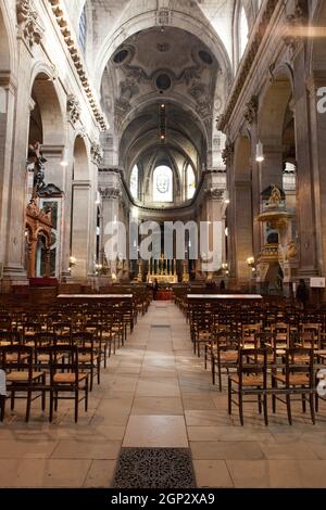 Die Kirche Saint Sulpice; die zweitgrößte Kirche in Paris, Frankreich. Stockfoto