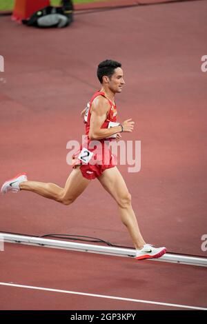 Ignacio Fontes bei den Olympischen Spielen 2020 in Tokio in den 1500 Metern. Stockfoto