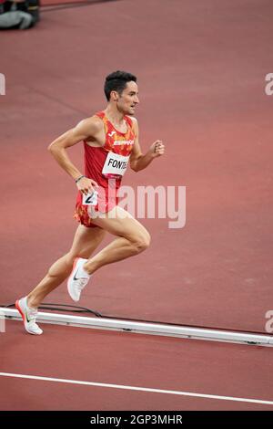 Ignacio Fontes bei den Olympischen Spielen 2020 in Tokio in den 1500 Metern. Stockfoto