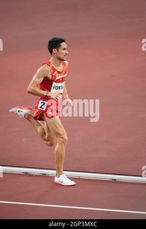 Ignacio Fontes bei den Olympischen Spielen 2020 in Tokio in den 1500 Metern. Stockfoto