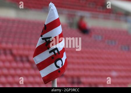 SUNDERLAND, GROSSBRITANNIEN. 26. SEPTEMBER Eine allgemeine Ansicht der Eckflagge während des FA Women's Championship Spiels zwischen Sunderland und Lewes im Stadium of Light, Sunderland am Sonntag, 26. September 2021. (Kredit: Mark Fletcher | MI News) Kredit: MI Nachrichten & Sport /Alamy Live News Stockfoto