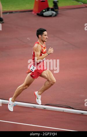 Ignacio Fontes bei den Olympischen Spielen 2020 in Tokio in den 1500 Metern. Stockfoto