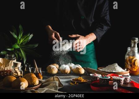 Machen Sie einen Kuchen für Weihnachten Stockfoto