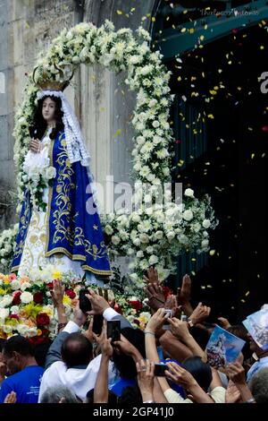 Salvador, Bahia, Brasilien - 08. Dezember 2015: Fest der Muttergottes von Conceição da Praia. Es ist eine katholische religiöse Manifestation, die Tausende versammelt Stockfoto