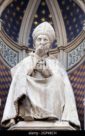 St. Antoninus (Antonio Pierozzi, der Erzbischof von Florenz), Portal von Cattedrale di Santa Maria del Fiore (Kathedrale Santa Maria del Fiore), F Stockfoto