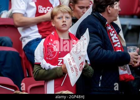 AMSTERDAM, NIEDERLANDE - 28. SEPTEMBER: Fans von Ajax während des UEFA Champions League Group-Bühnenmatches zwischen Ajax und Besiktas in der Johan Cruijff Arena am 28. September 2021 in Amsterdam, Niederlande (Foto: Broer van den Boom/Orange Picters) Stockfoto