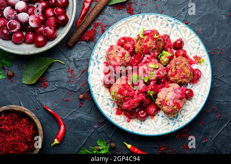 Arabisches Essen Lamm Kufta gewürzt mit Safran.appetitliche Lamm Fleischbällchen Stockfoto