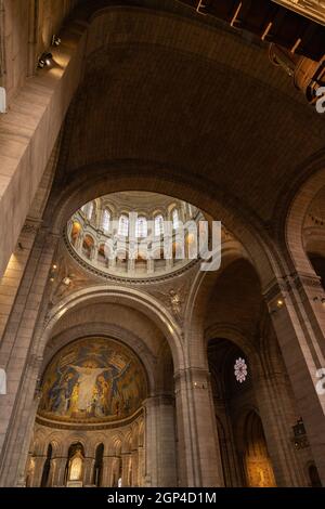 Innenraum der Basilika Sacre Coeur in Paris Stockfoto